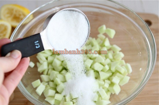 Cách làm bánh táo cuộn vị quế thơm lừng!