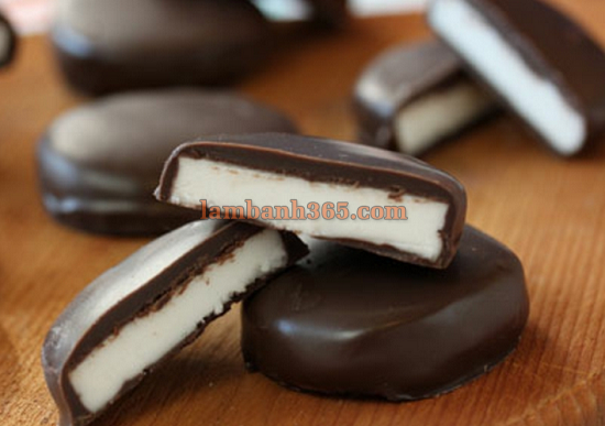 Cách làm kẹo bạc hà phủ socola cực dễ