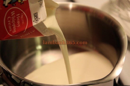 Cách làm một ly pudding bơ lạc béo ngậy!