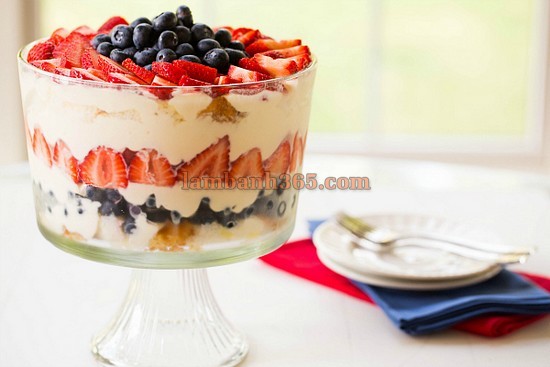 Công thức làm Trifle việt quất thơm ngon