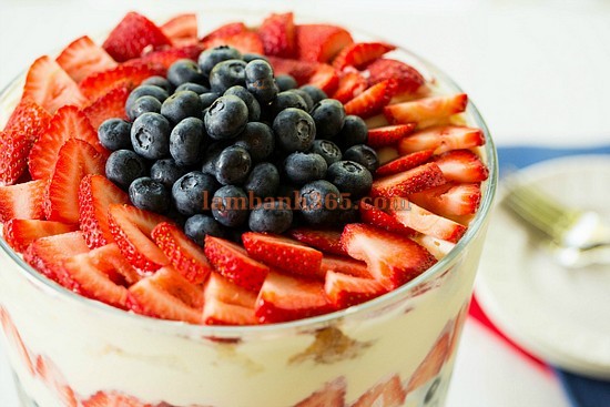 Công thức làm Trifle việt quất thơm ngon