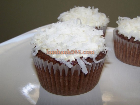 Cupcake chocolate dừa béo ngậy