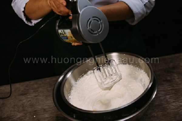 đánh bông kem whipping cream