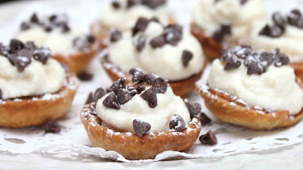 Cách làm bánh ngọt Cannoli mini thơm mềm say đắm!