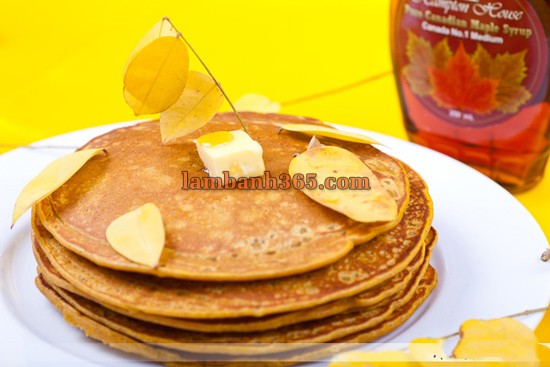 Cách làm pancake bí đỏ vừa nhỏ vừa xinh!