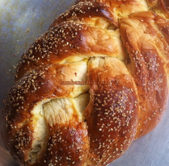 Học làm bánh mì Challah thơm mềm, hấp dẫn