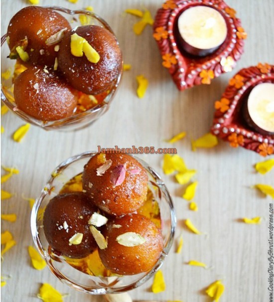 Làm bánh Gulab Jamun Ấn Độ ngon tuyệt cú mèo