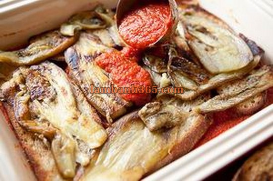 Làm bánh mì nướng “nhái” Lasagna độc đáo