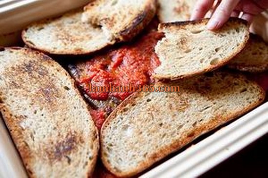 Làm bánh mì nướng “nhái” Lasagna độc đáo