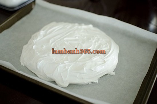 Làm bánh Pavlova phủ kiwi chanh dây chua ngọt hấp dẫn