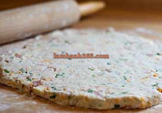 Làm bánh pizza “lai” cookies độc đáo