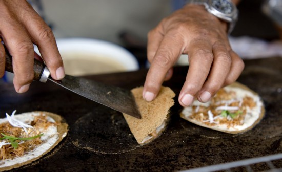 Làm bánh taco nhân xoài của Thái Lan ngon ngất ngây