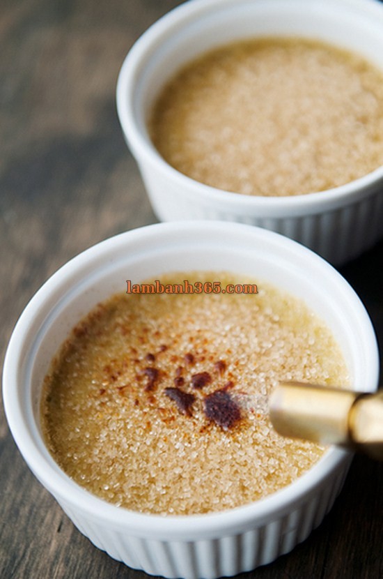 lam-creme-brulee-vi-tra-xanh-ngon-tuyet-cu-meo