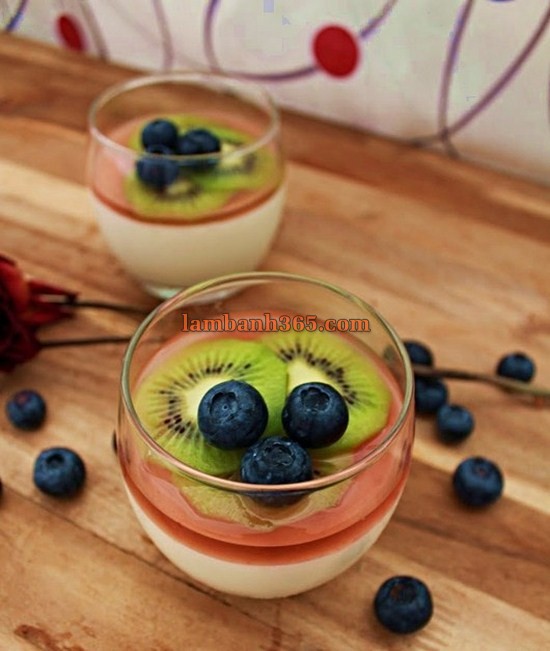 Làm Panna Cotta vị dừa nhìn là thích, ăn là mê