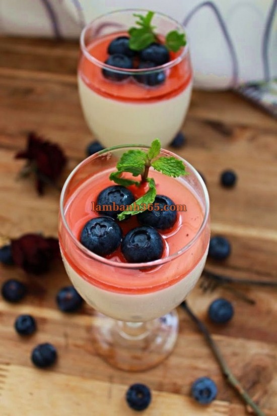 Làm Panna Cotta vị dừa nhìn là thích, ăn là mê