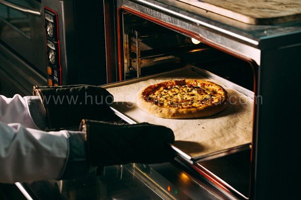 nướng bánh pizza