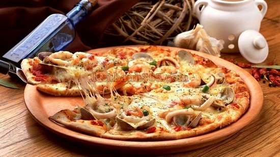 Pizza hải sản và “hành trình” về biển xanh