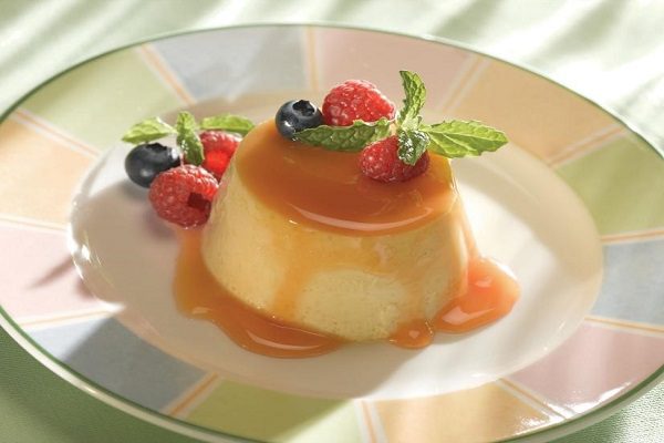 trang trí bánh flan bắt mắt