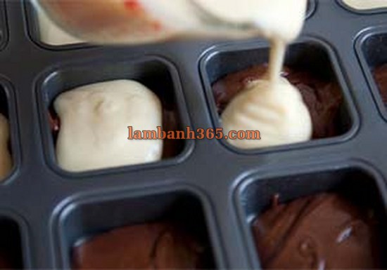 Trổ tài làm Brownie phô mai nhìn là thích, ăn là mê