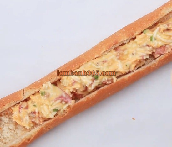 Cách làm bánh mì nhân nhồi cho bữa sáng hoàn hảo