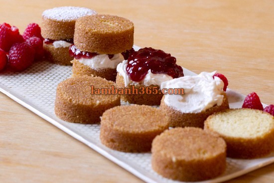 Cách làm sponge cake Victoria mini ai cũng mê ly