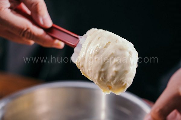 trộn đều mịn hỗn hợp