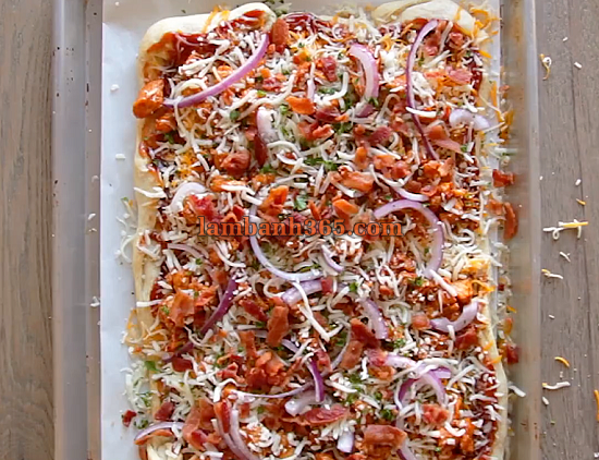 Cách làm pizza gà sốt BBQ ngon như ngoài hàng