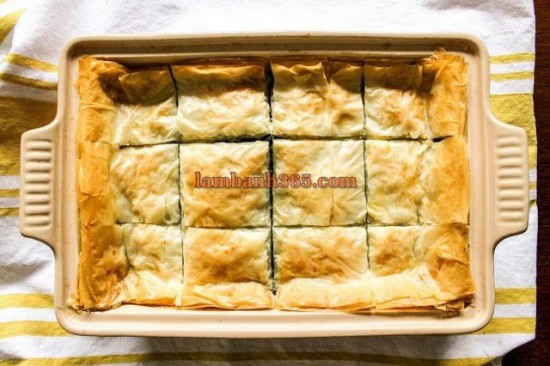 Tự tay làm bánh Spanakopita truyền thống của Hy Lạp