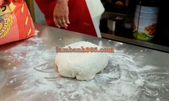 Tự tay làm pizza rán siêu hot